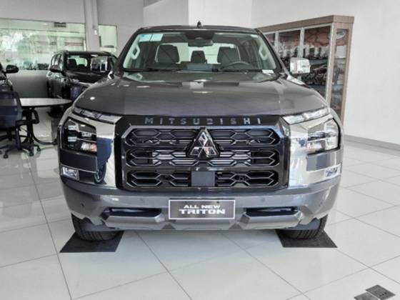 MITSUBISHI TRITON 2.4 BITURBO DIESEL CD HPE-S 4X4 AUTOMÁTICO MITSUBISHI TRITON 2.4 BITURBO DIESEL CD HPE-S 4X4 AUTOMÁTICO